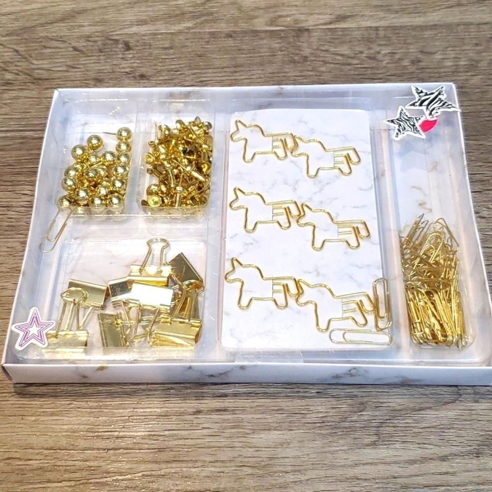 🍋 NWT 136 PIECES DESK SET